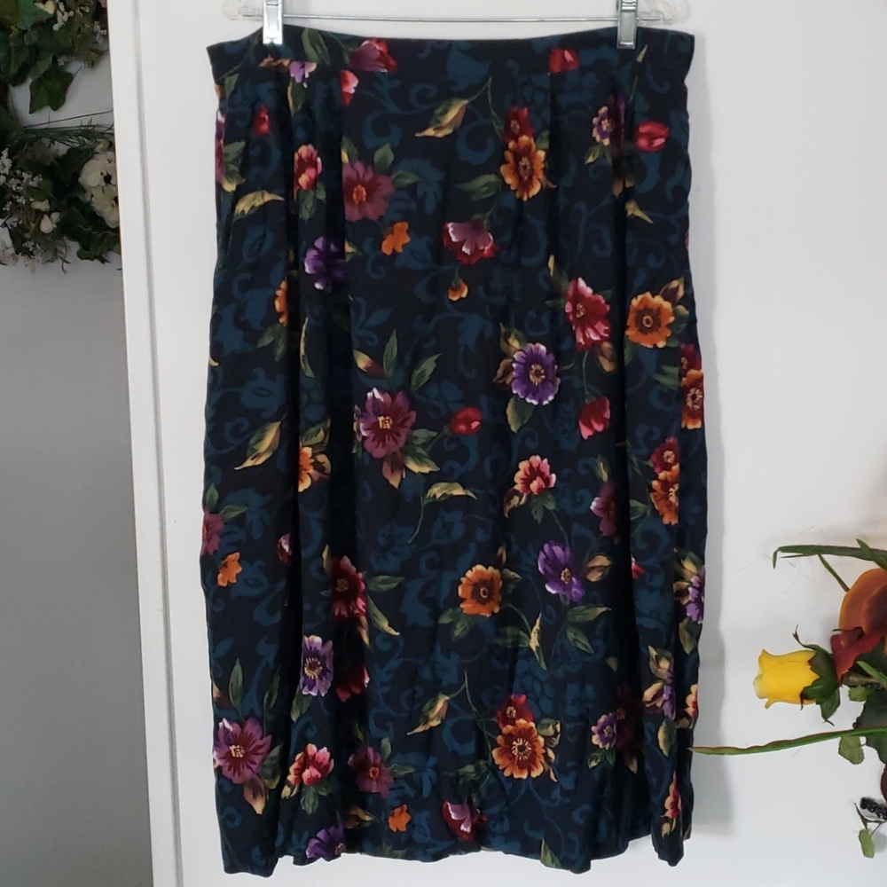 TR Bentley Plus Skirt Size 22